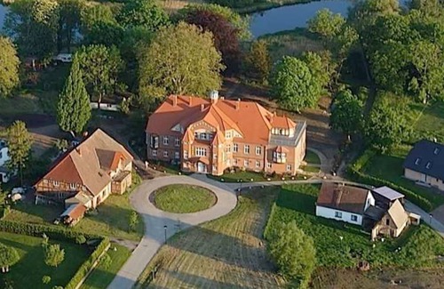 Putnitz Appartement | Squire House - Château Pütnitz - Canoë spéciale de 4 U (05 Sept-18 Juin)
