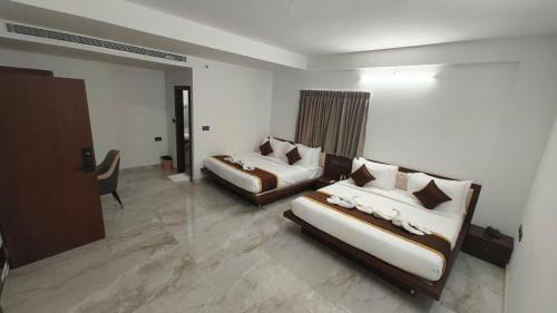 Attibele Hôtel | Sree Brewery and kitchen