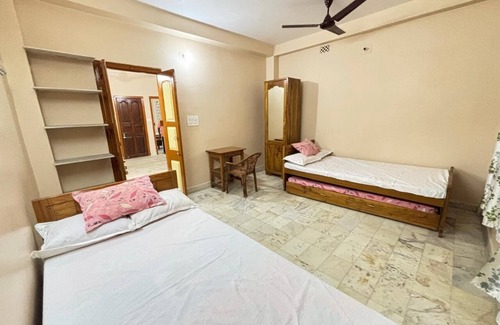 Krishnanagar Maison | Sri Mayapur Chandrodaya Guest House