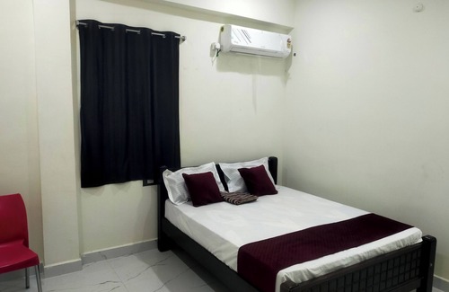 Andipatti Cabine | SRI NAVANEETHA KRISHNA MAHAL &RESIDENCY