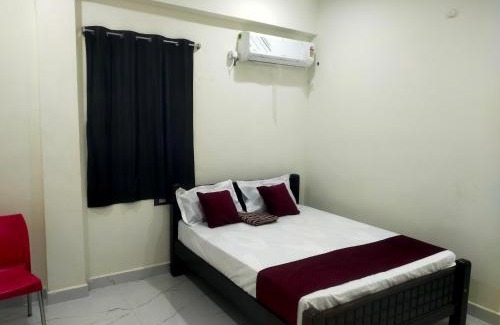 Periyakulam Hôtel | SRI NAVANEETHA KRISHNA MAHAL & RESIDENCY Ac