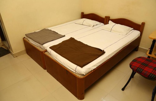 Secunderabad Cabine | Sri Sai Krishna Deluxe Lodge