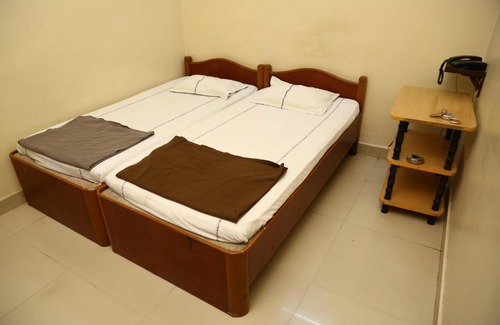 Secunderabad Cabine | Sri Sai Krishna Deluxe Lodge