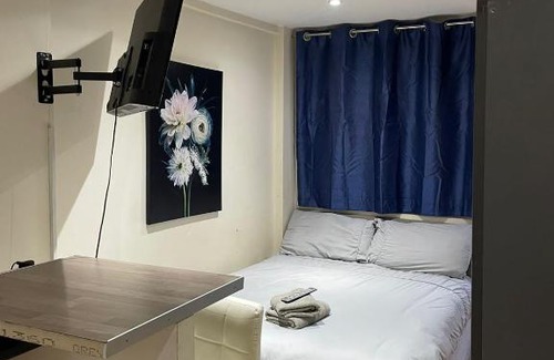 Thamesmead East Maison | St ANTHONY PRIVATE ROOM