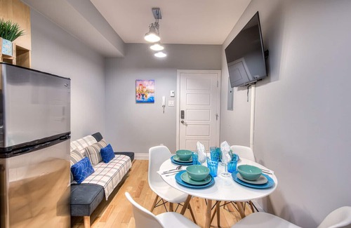 Plateau Mont Royal Copropriété | St.Denis Best Downtown 2 Bedroom Apartment