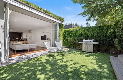 St Kilda Maison | St Kilda Style - Stunning 3 Bedroom House