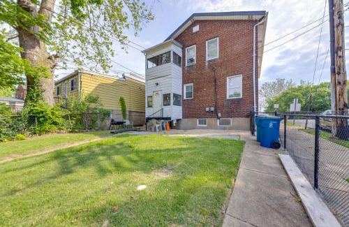 Beverly Hills Appartement | St Louis Vacation Rental about 10 Mi to Downtown!