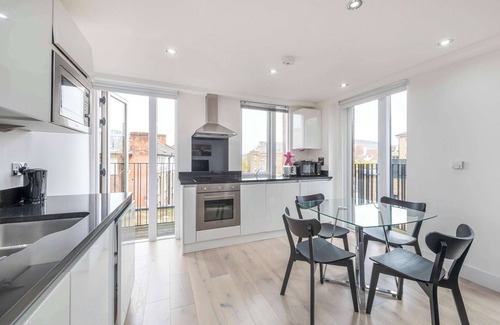 Euston Appartement | Comfortable two bedroom apt in the heart of Euston / Kings Cross Area (CW8)
