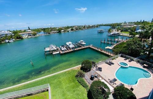 Belle Vista Maison | St Pete Beach Penthouse Beach & Intercoastal Views