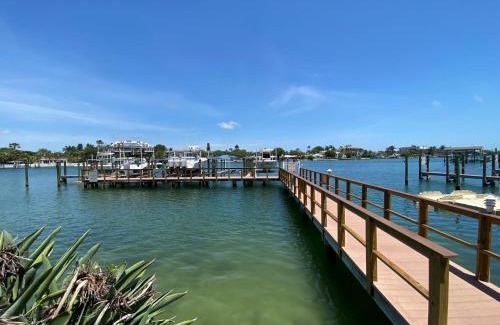 Belle Vista Maison | St Pete Beach Penthouse Beach & Intercoastal Views