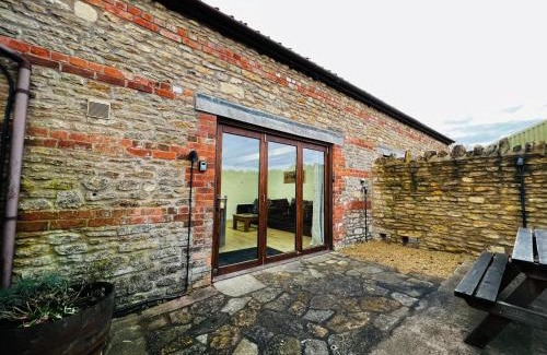 Frome Maison | Stable Cottage with pre booked use of Indoor Swimming Pool