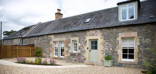 Peebles Maison | Stables Cottage, Kailzie