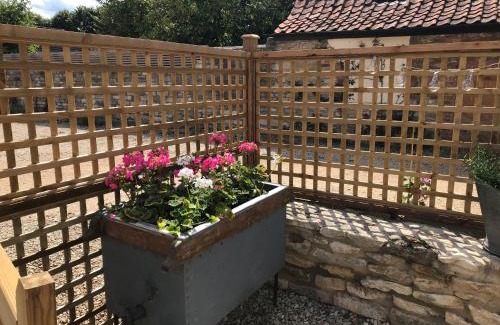 Whaddon Maison | STABLES Stylish comfortable peaceful cottage with parking and outdoor space