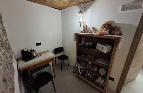 Montagnaga Maison | STABLES SUITE with one freestanding bath typical Trentino charming style