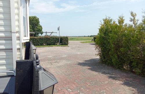 Earnewald Autre | Stacaravan aan het water 2