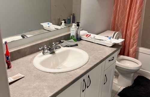Ottawa Division Copropriété | Stacked Townhome for Short Term Rental with Kitchen