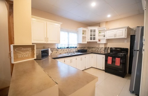 Port of Spain Appartement | Stacys Place #1: 2 Bedroom Apartment