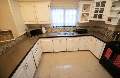 Port of Spain Appartement | Stacys Place #1: 2 Bedroom Apartment