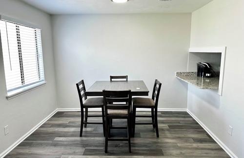 College Town Maison | Stadium Stay 2 Bedroom