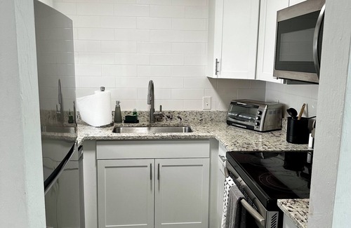 College Town Maison | Stadium Stay 2 Bedroom