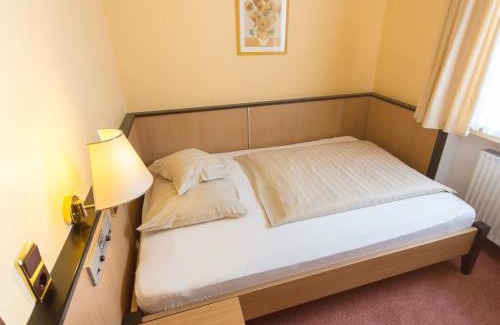 Niederschelden Hôtel | Stadt-gut-Hotel Siegboot