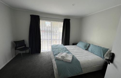 Hilltop Hôtel | Stag Park Accommodation