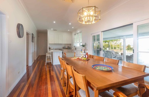 Lovedale Maison | Claremont Manor - a charming Lovedale escape