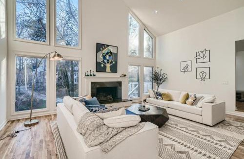 North Buckhead Maison | Stairway to Heaven