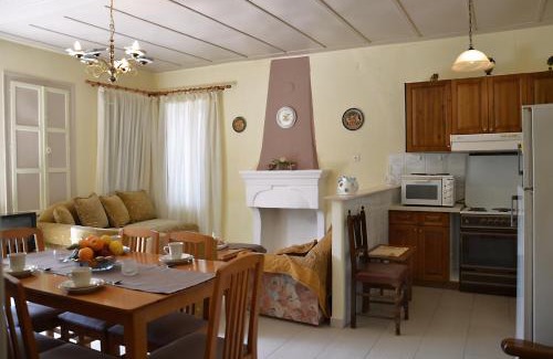 Poulithra Maison | Stam House