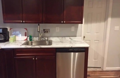 Stamford Appartement | Stamford CT Guest Suite. Spacious, private home for visiting family & friends