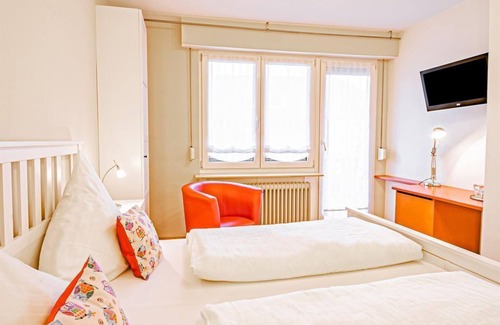 Langsur Lit Et Petit-Déjeuner | Standard Doppelzimmer mit Balkon - Weingut Johannishof