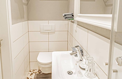 Langsur Lit Et Petit-Déjeuner | Standard Doppelzimmer mit Balkon - Weingut Johannishof