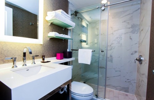 Kalorama Heights Hôtel | Standard King, Churchill Hotel, Business Center, Dupont Circle Proximity
