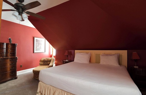 Ventnor City Lit Et Petit-Déjeuner | Standard King Room 300 feet from the boardwalk and beach with parking and full breakfast