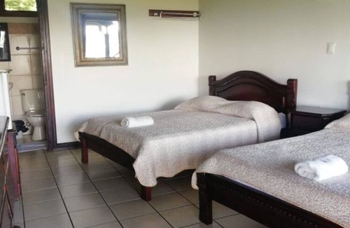Roble Hôtel | Chambre Standard à la Montagne!