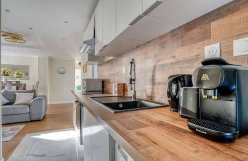 Epinay-sur-Seine Appartement | Standing-5 Bedrooms -Free Parking -10mn from PARIS