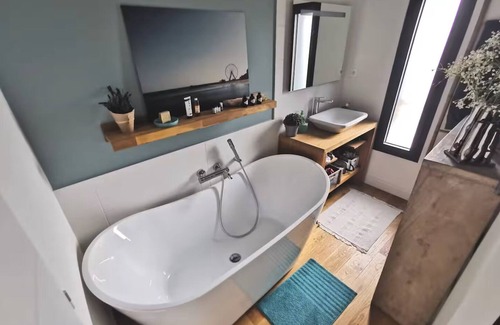 Begles Maison | Standing, calm and comfort