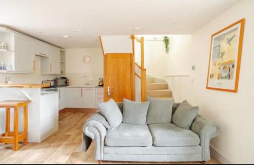 Malmesbury Maison | Stans Place Self Catering Cottage