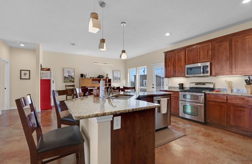Johnson City Maison | Stanton Valley | Family Friendly Retreat with Pool