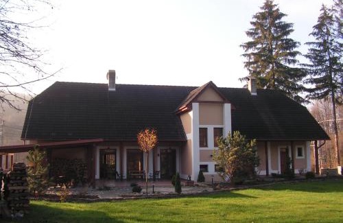 Priepasne Maison | Stará Škola