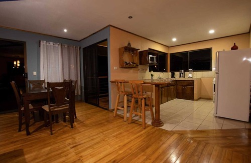 Sierra Maison | STAR HOUSE MONTEVERDE-Détendez-vous et profitez d'un endroit à la montagne
