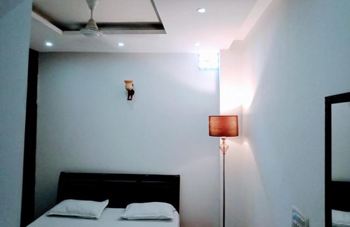Hauz Khas Village Appartement | Star Residency Big @Beautiful