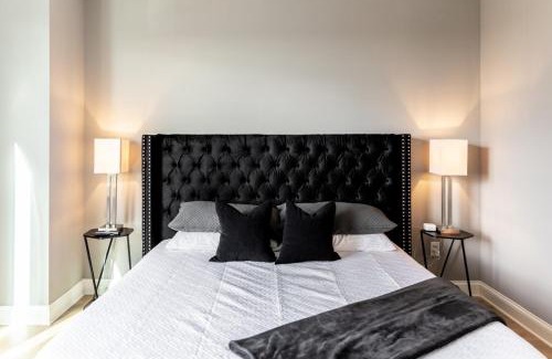 North Nashville Maison | STAR Retreat Townhome - 7 Beds 3 miles to Downtown