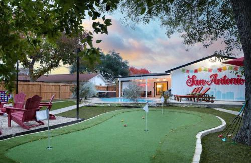 Oakwell Farms Maison | Starcrest 4 Br Haven Pool Hot Tub Putt Putt Arcade
