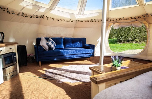 Aldborough Location De VR | Tente-Panoramique-Espace sanitaire-Vue sur la campagne-Stargazer