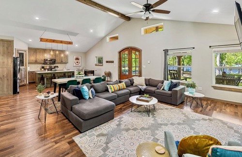 Mineola Maison | Stargazer Waterfront Luxe Retreat ✨Sand Beach 🎣Awesome Fishing🔥Campfires🛶Kayaks