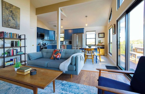 Johnson City Maison | Stargazers’ Delight – Sleeps 12!