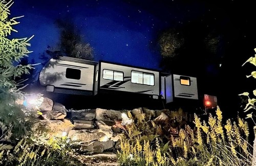 Corea Appartement | Starlight Beach Experience 31' RV Travel Trailer on private 3 acres with beach and firepit