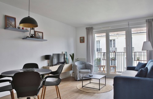 Les Puces de Saint-Ouen Appartement | Starry in SO/ JO: pass metro offert