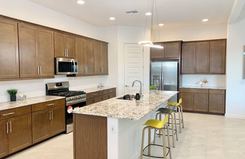 Maryvale Maison | Starry Cardinal Stadium
